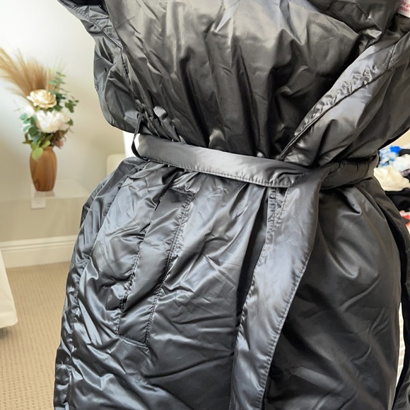 Super cute puffer vest - Picture 3 of 5